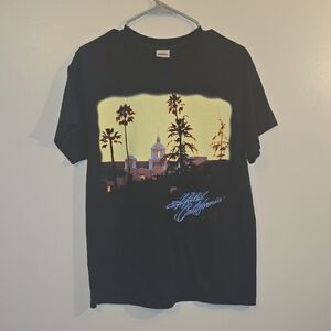 The Eagles Hotel California 2014 Tour T-Shirt LOT N